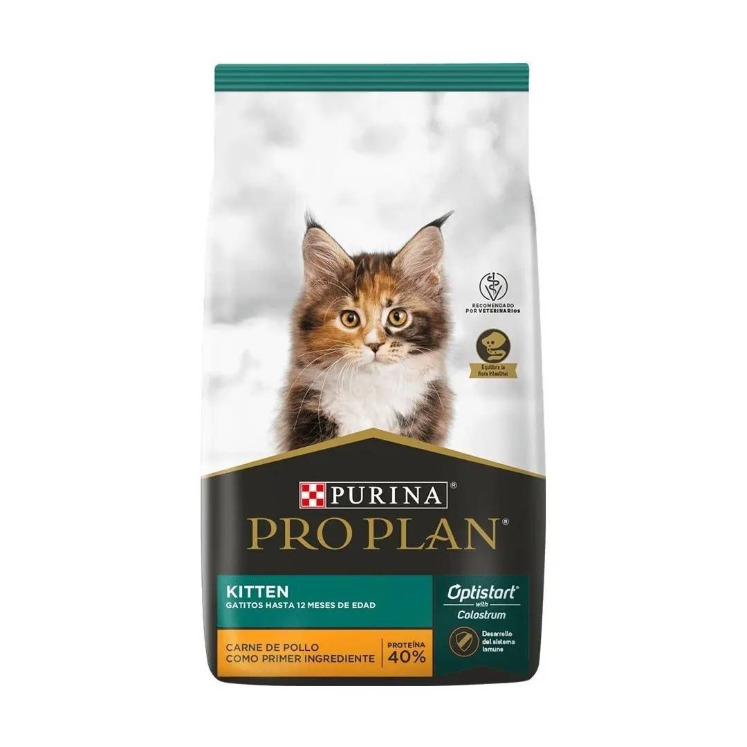 Bolsa de comida para gatitos Purina Pro Plan con un gatito en la parte delantera, envase blanco y negro.