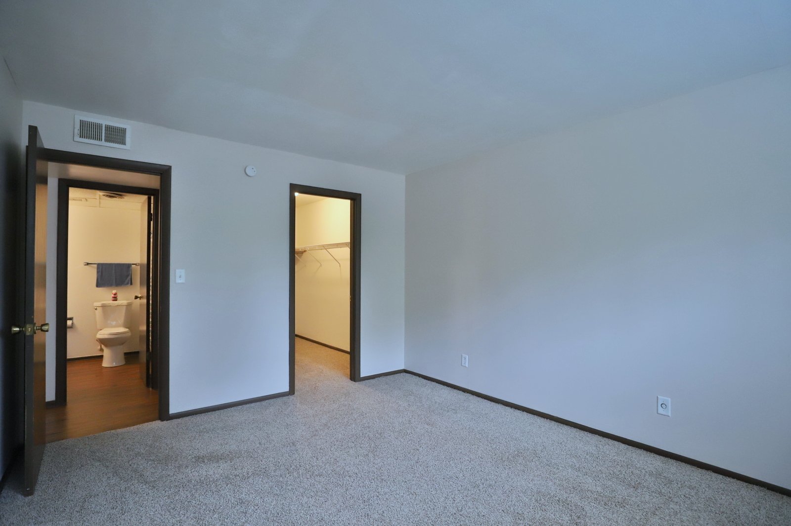 properties/peoriail/crestwoodapartments