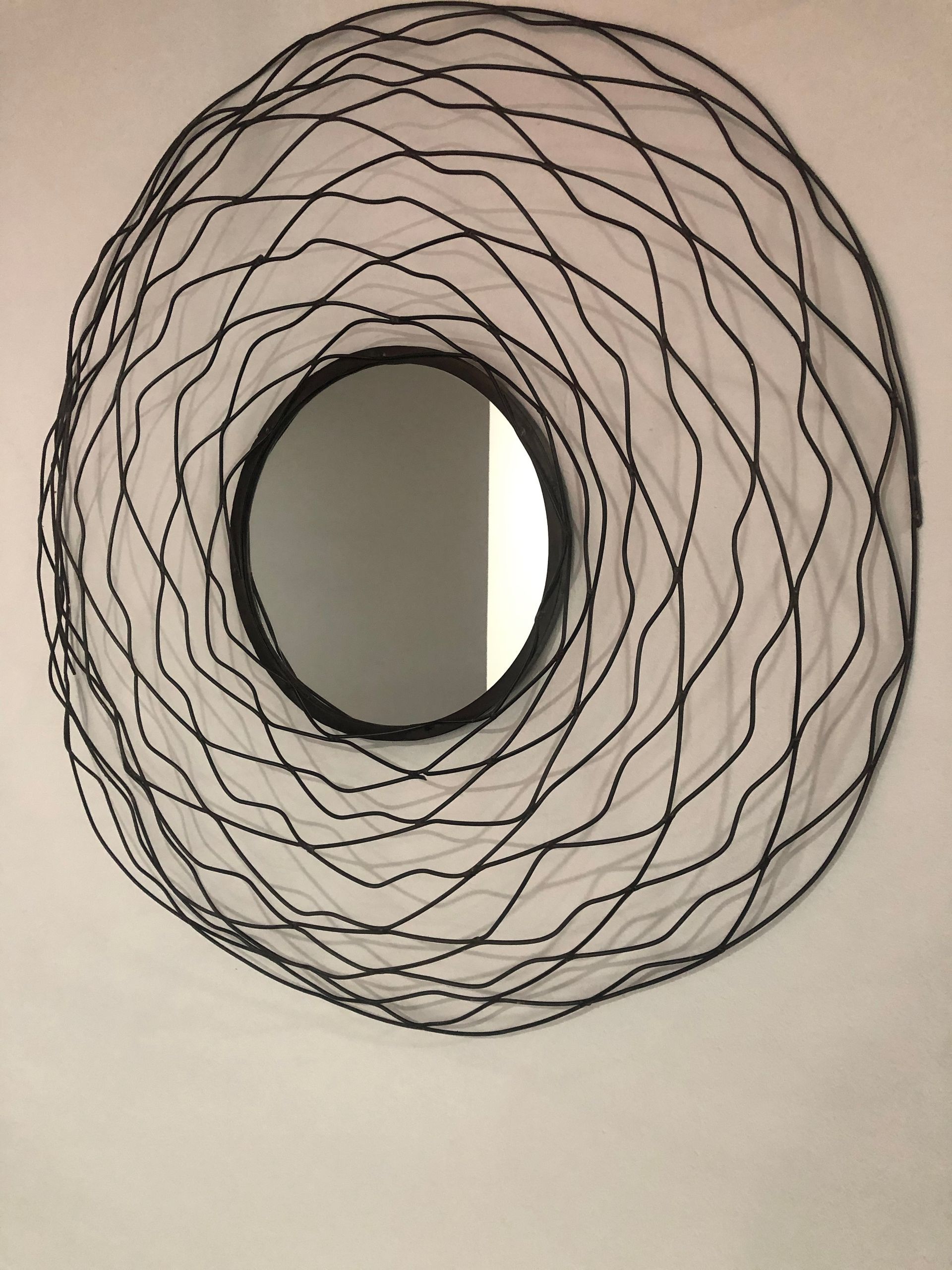 Round mirror