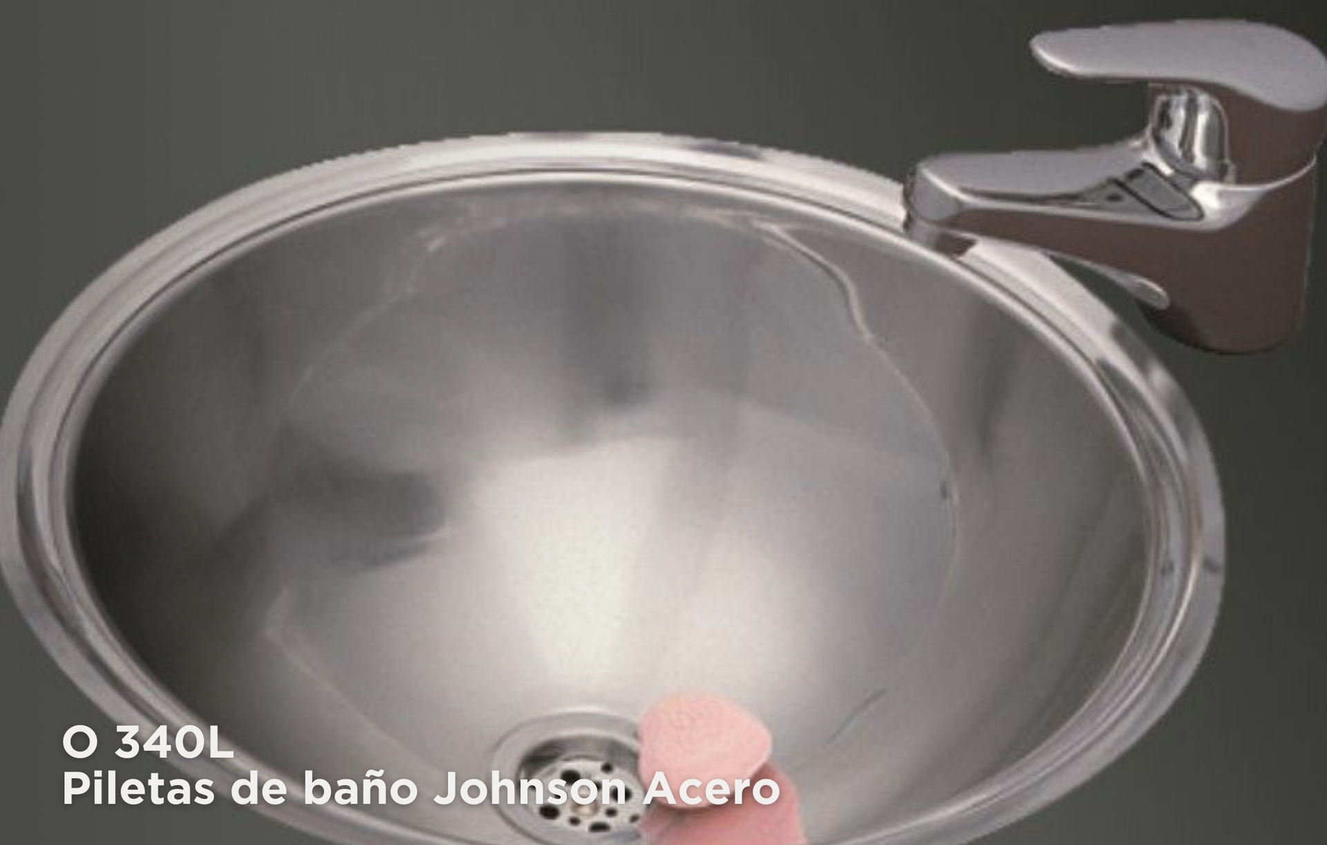 Lavabo de acero inoxidable con grifo y desagüe cromados, etiquetado como “340L” en la esquina.