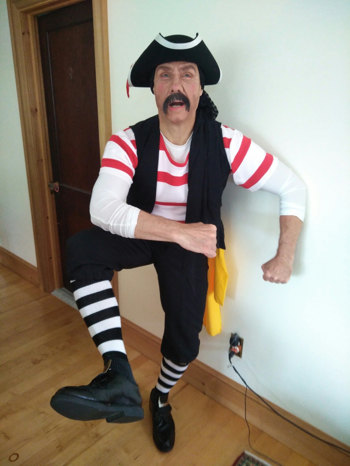 Strolling Characters & Mascots | Face Works Events