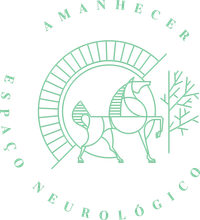 Green AMANHECER ESPAÇO NEUROLÓGICO logo with abstract horse and brain design