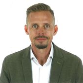 Dr. Knud Lembke
