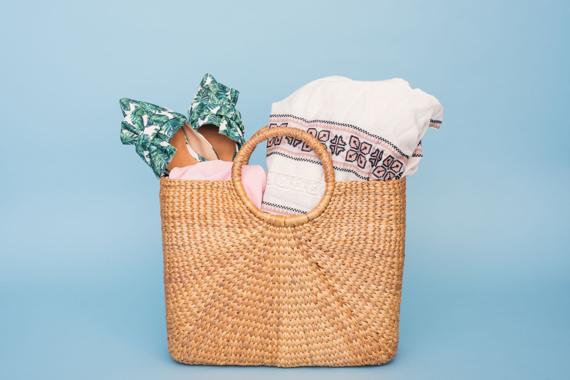 12 Beach & Travel Essentials You&rsquo;ll Want to Buy Now