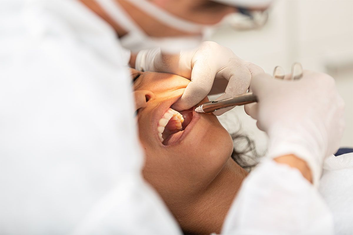 What happens during a wisdom tooth extraction?