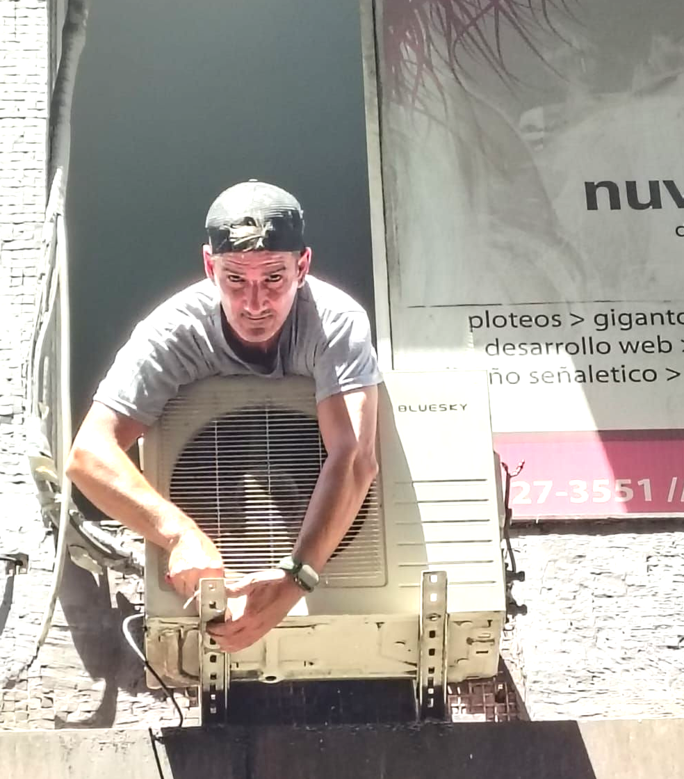 Caja gris con texto 