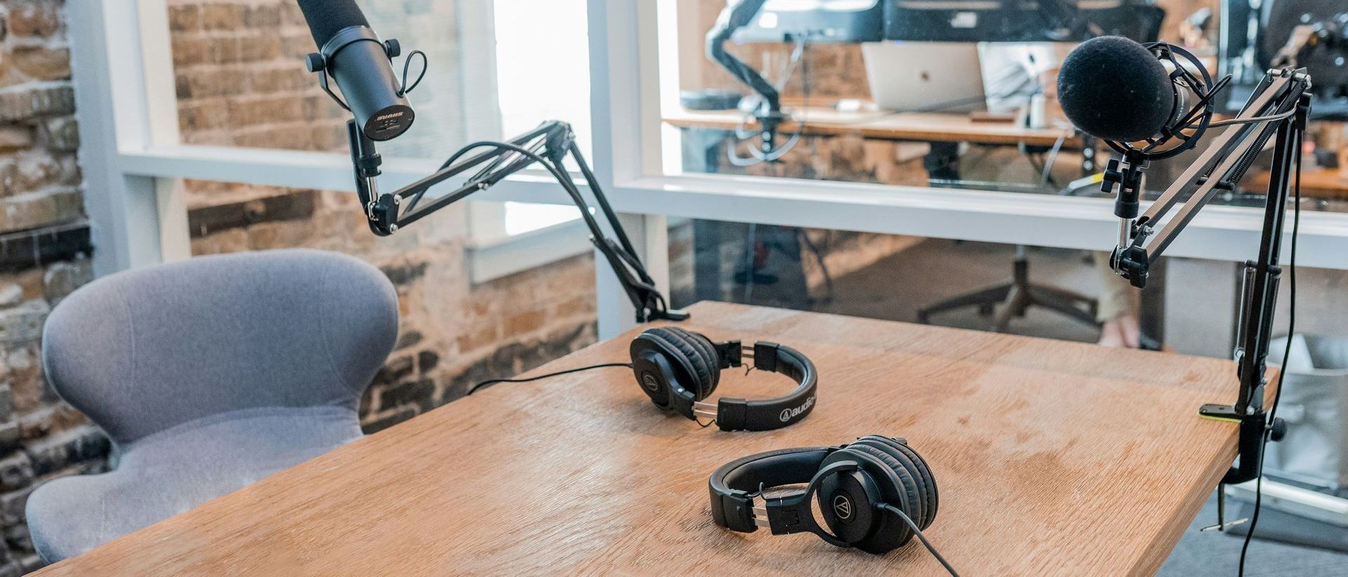 Versterk jouw merk met een eigen podcast