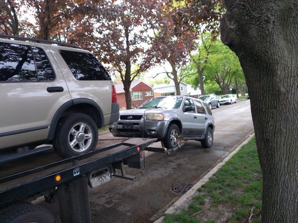 Ford Junk Car Removal in Chicago, IL