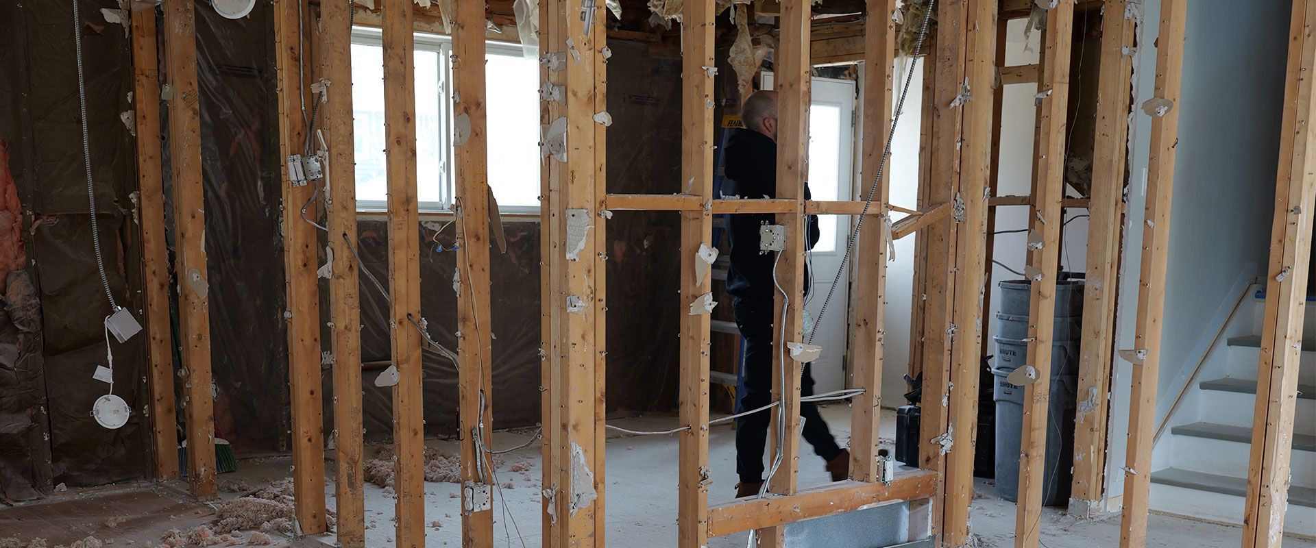 residential renovation consultation scene