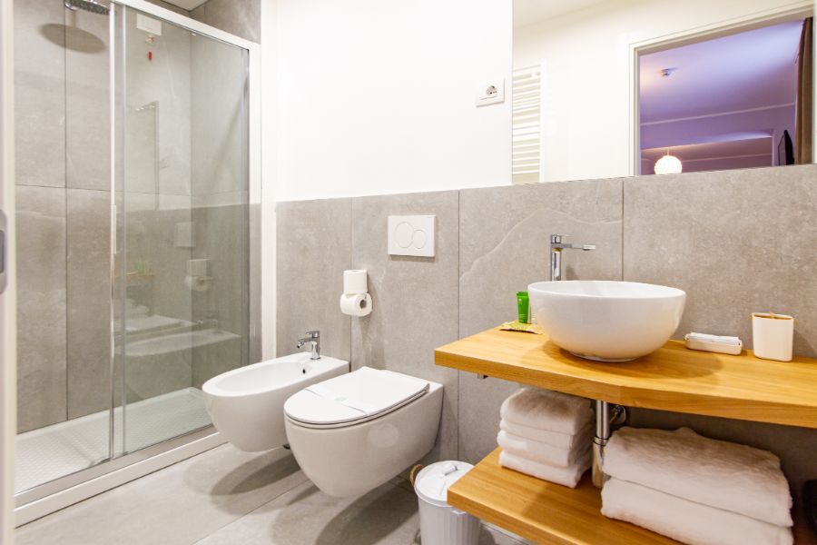 stanza con bagno privato
