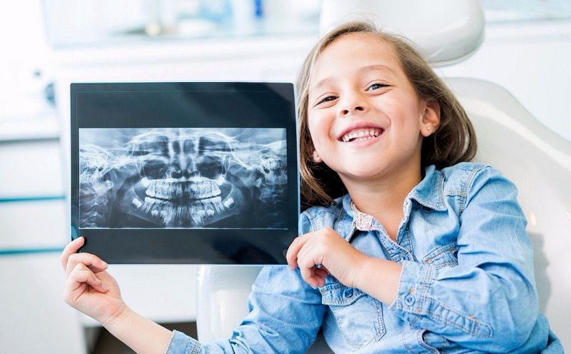 DR. ANTONIO ALCÁZAR FRANCO, DENTISTA ESPECIALISTA EN NIÑOS
