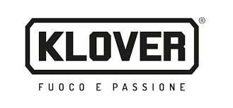 Logo nero con la scritta "KLOVER" all'interno di una cornice, sotto la scritta "FUOCO E PASSIONE".