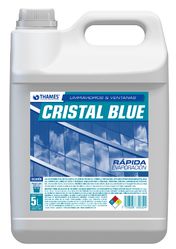 Garrafa de plástico blanco de 5 litros con la etiqueta “Cristal Blue”, con la imagen de una tienda en azul y tapa roja.