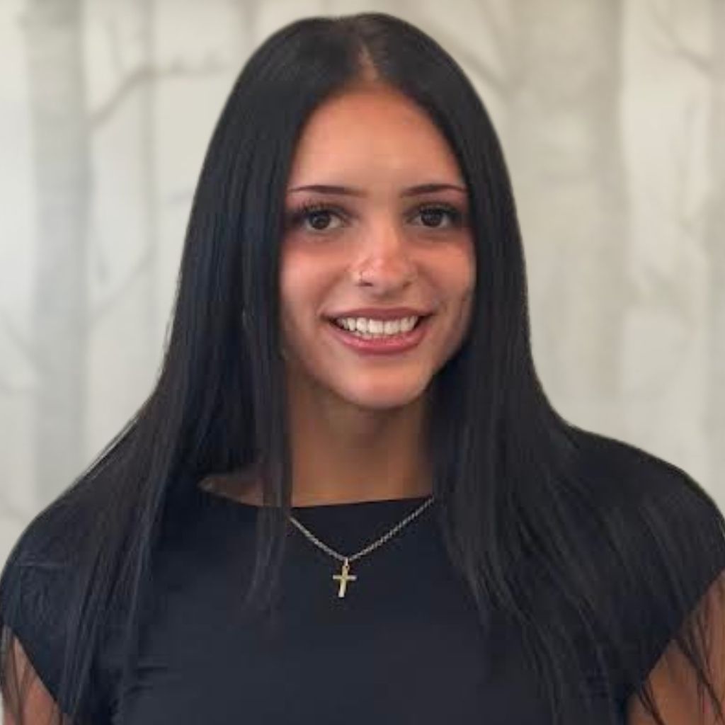 Sophia, lash technician at Whip Salon South Windsor