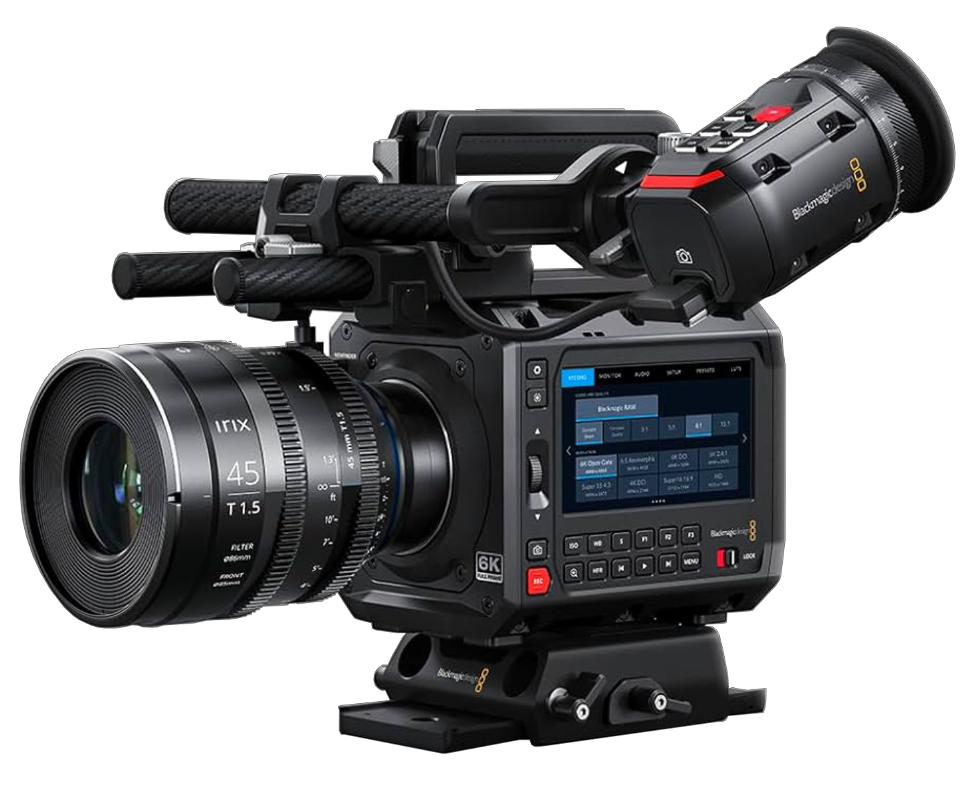 Una cámara Sony está colocada sobre una superficie blanca.