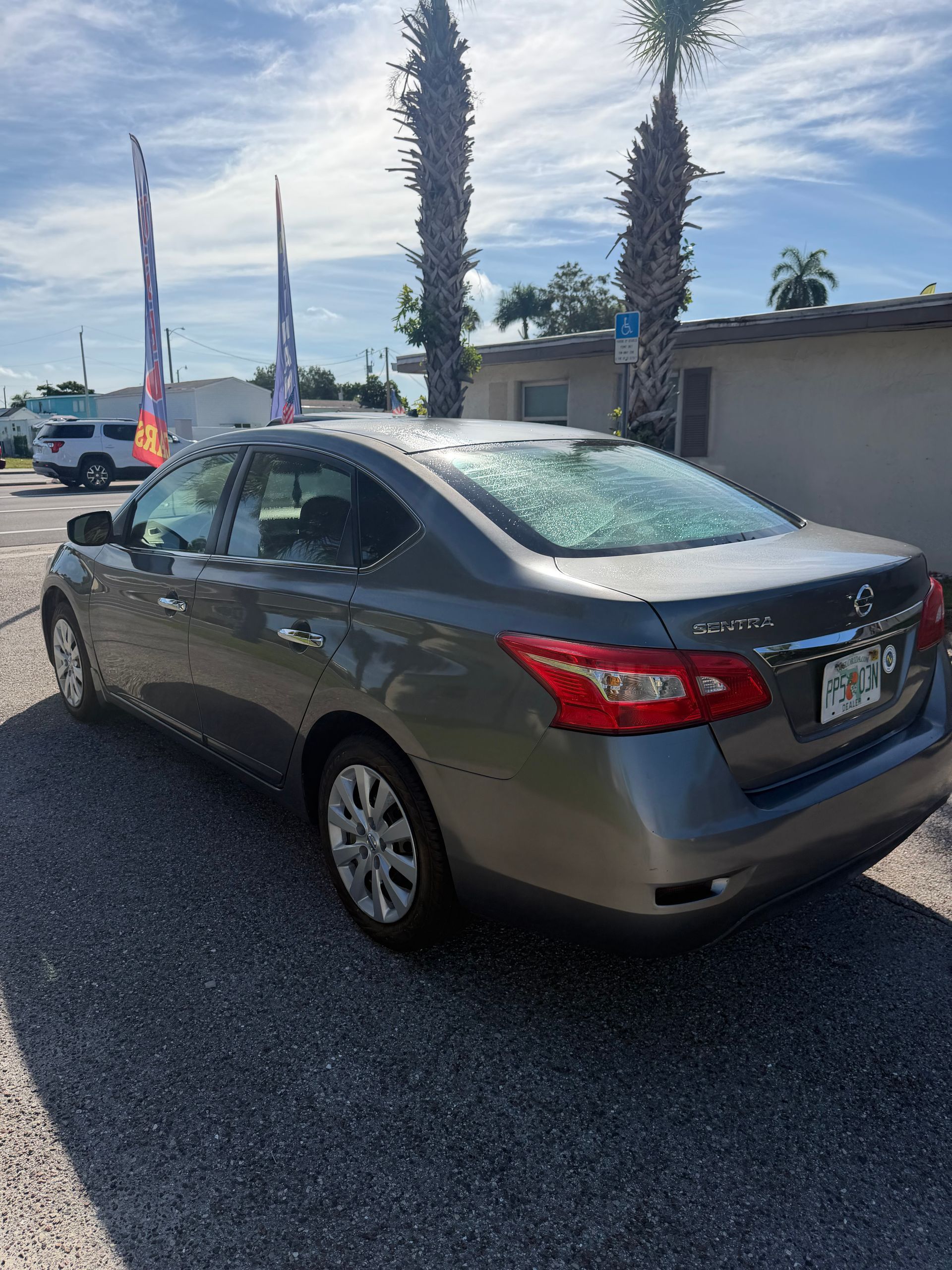 2016 Nissan sentra SE Sedan 4D