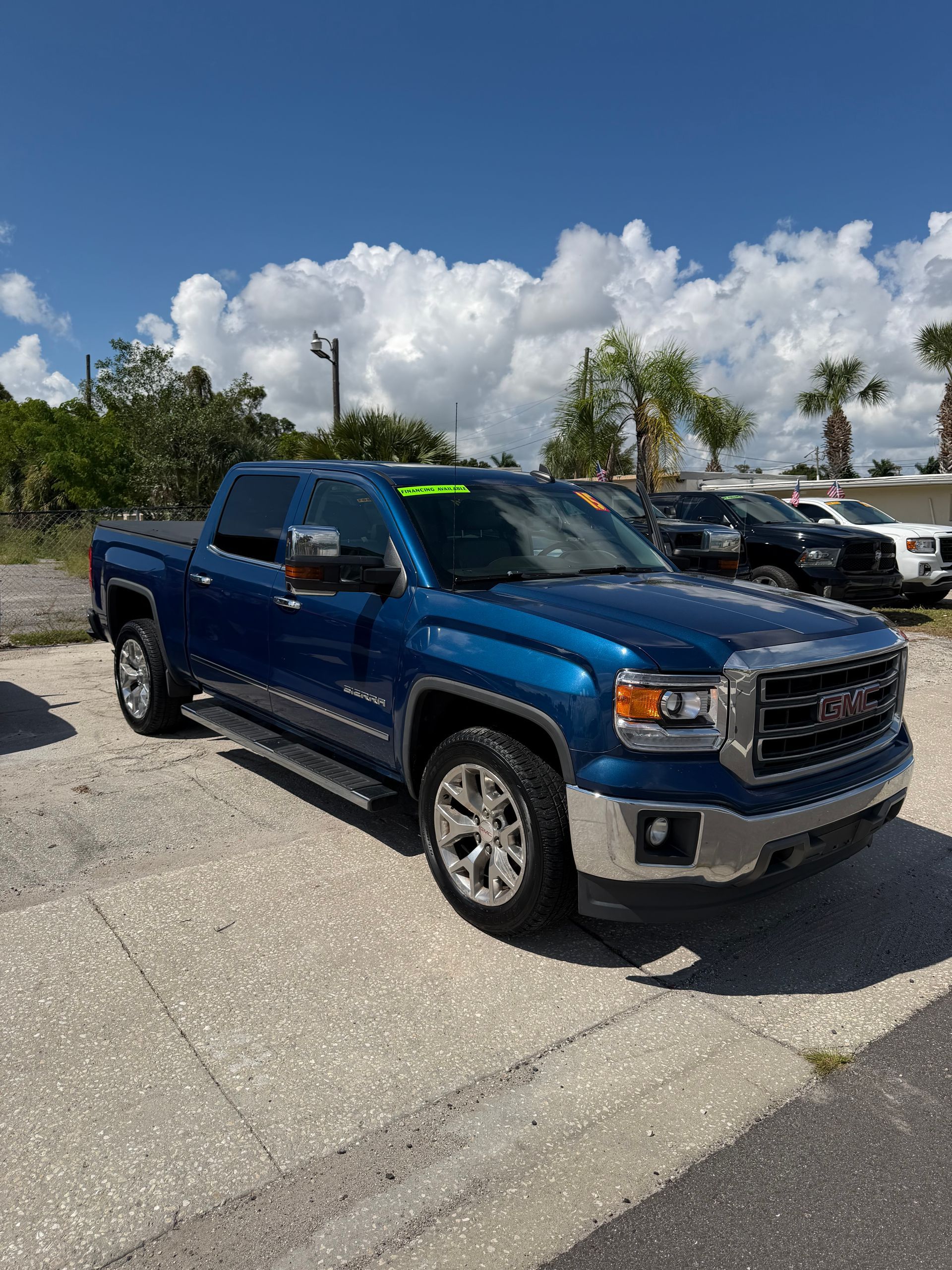 2015 GMC Sierra 1500 Crew Cab SLT Pickup 4D 5 3/4 ft