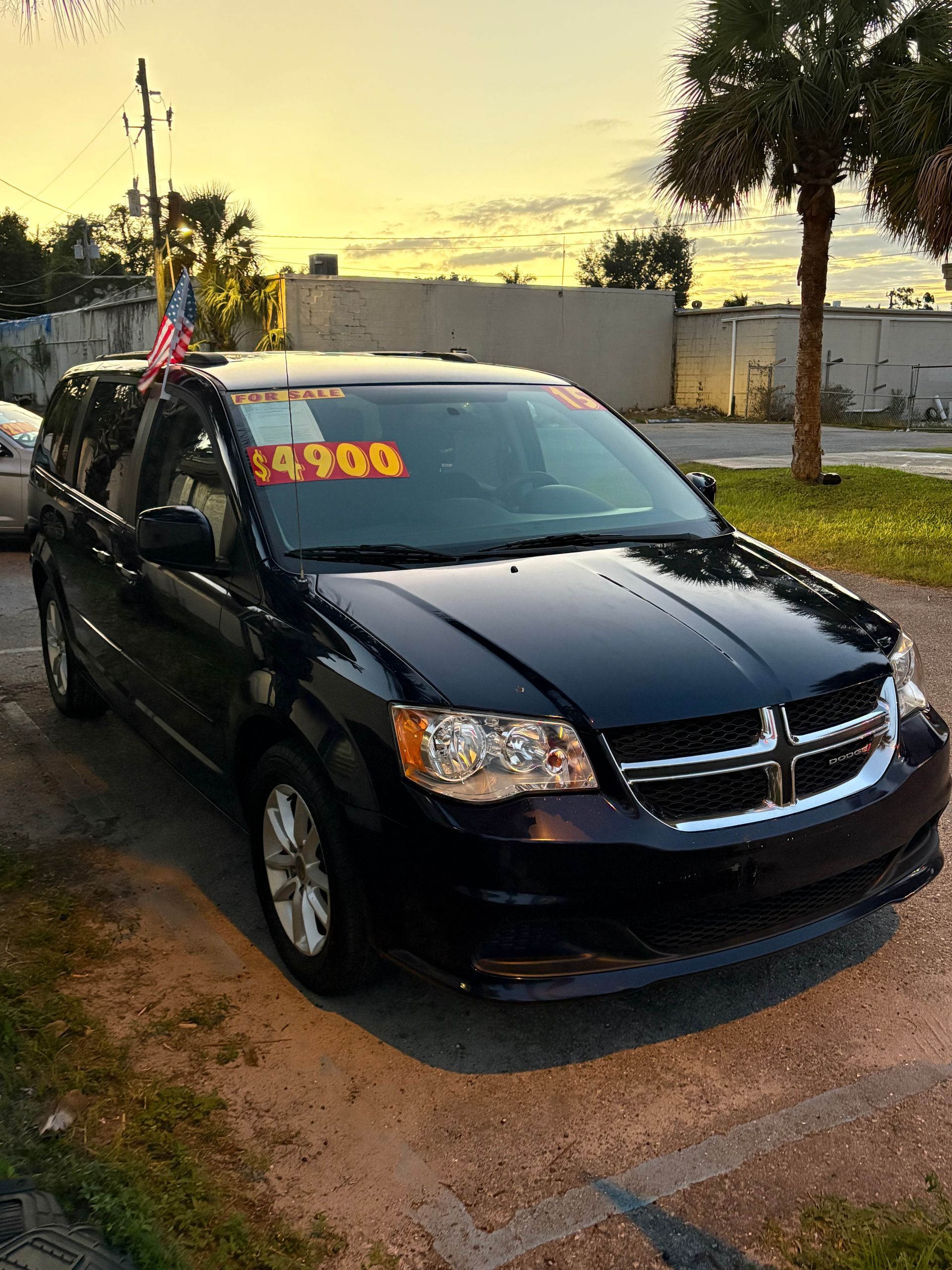2015 Dodge Grand Caravan Passenger SXT Minivan 4D
