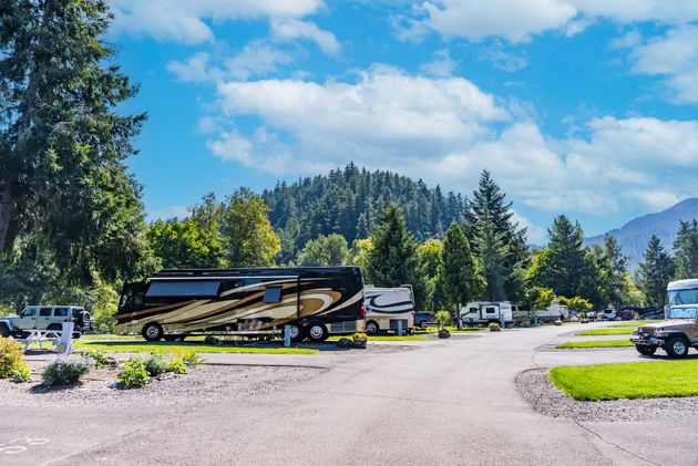 Casey's Riverside RV Resort photo 3