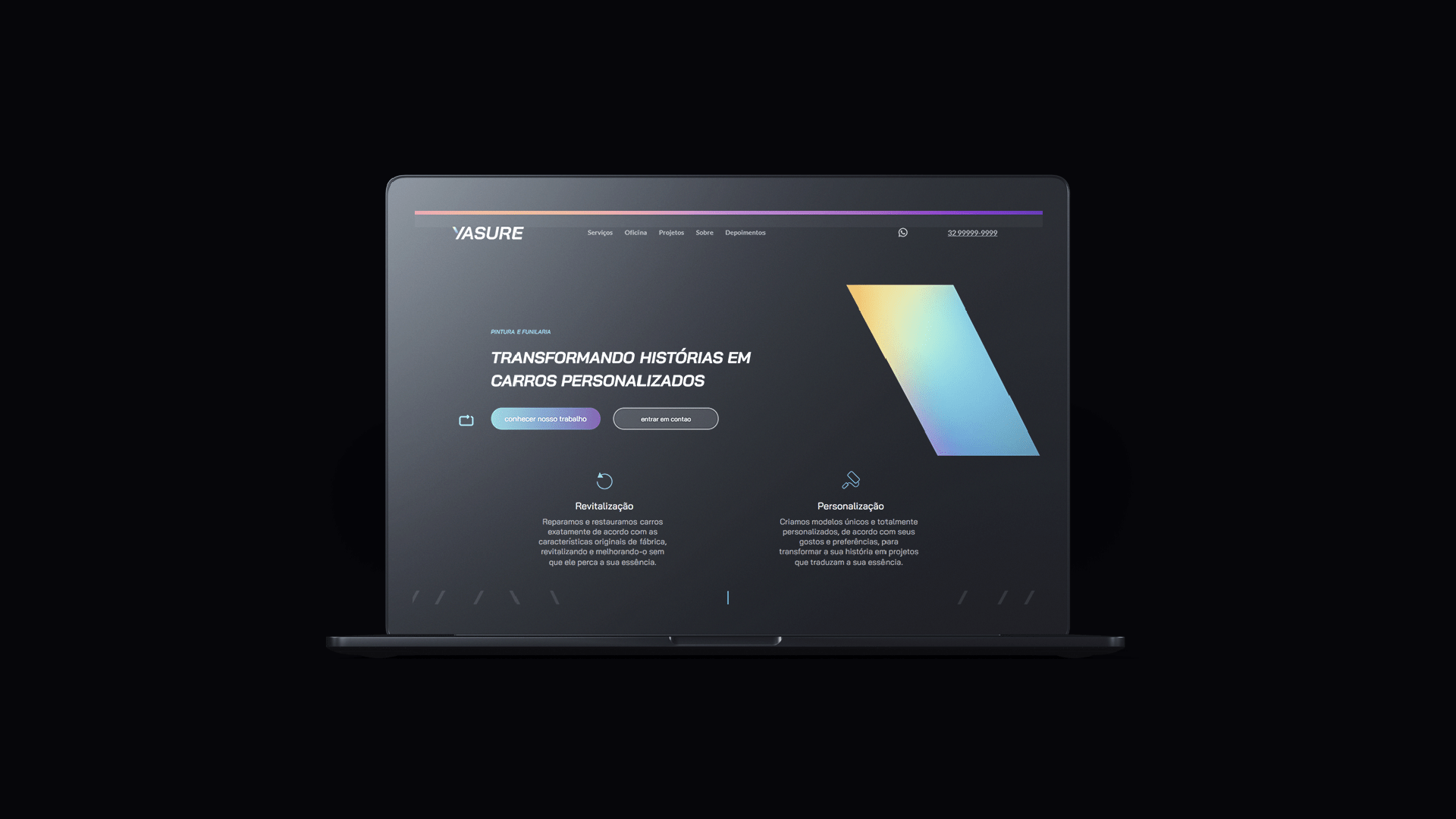 Laptop exibindo um site escuro com design gradiente, texto e botões em um fundo preto.