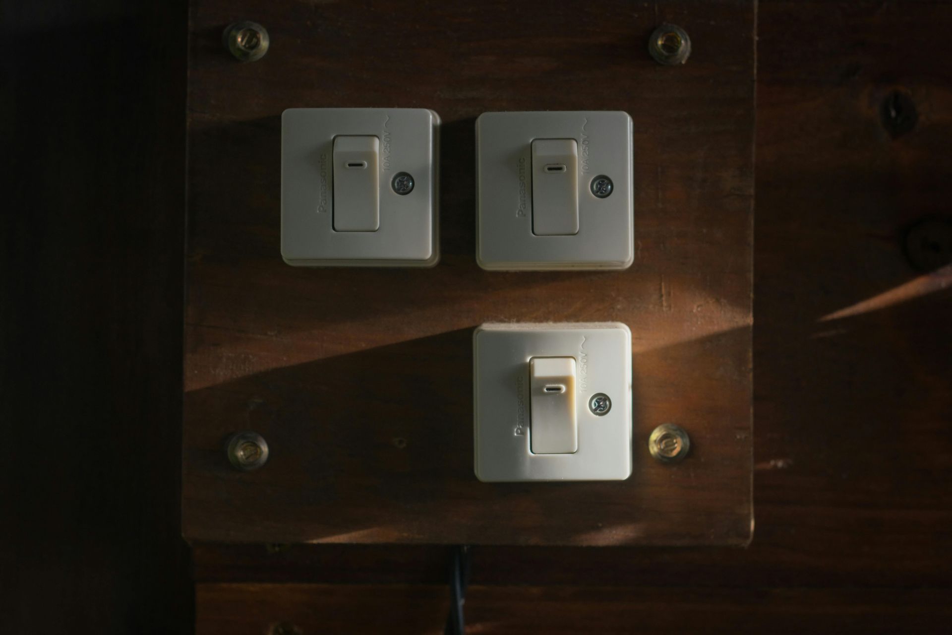 Dead Outlets & Switches in an old home in New Hampshire by CJH Electrical