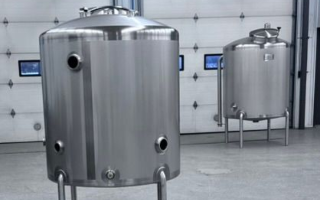 High-quality stainless process vessel designed and fabricated by UPP for sanitary and industrial environments.