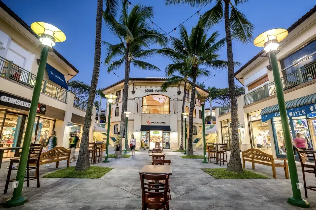 Elegant Commercial Building — Puunene, HI — Castaway Construction & Restoration, LLC
