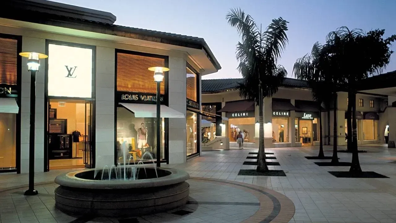 Brand Stores — Puunene, HI — Castaway Construction & Restoration, LLC