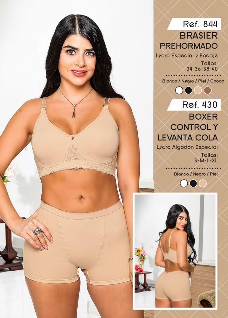 Conjunto de lencería beige que luce una modelo, compuesto por sujetador y calzoncillos tipo bóxer.