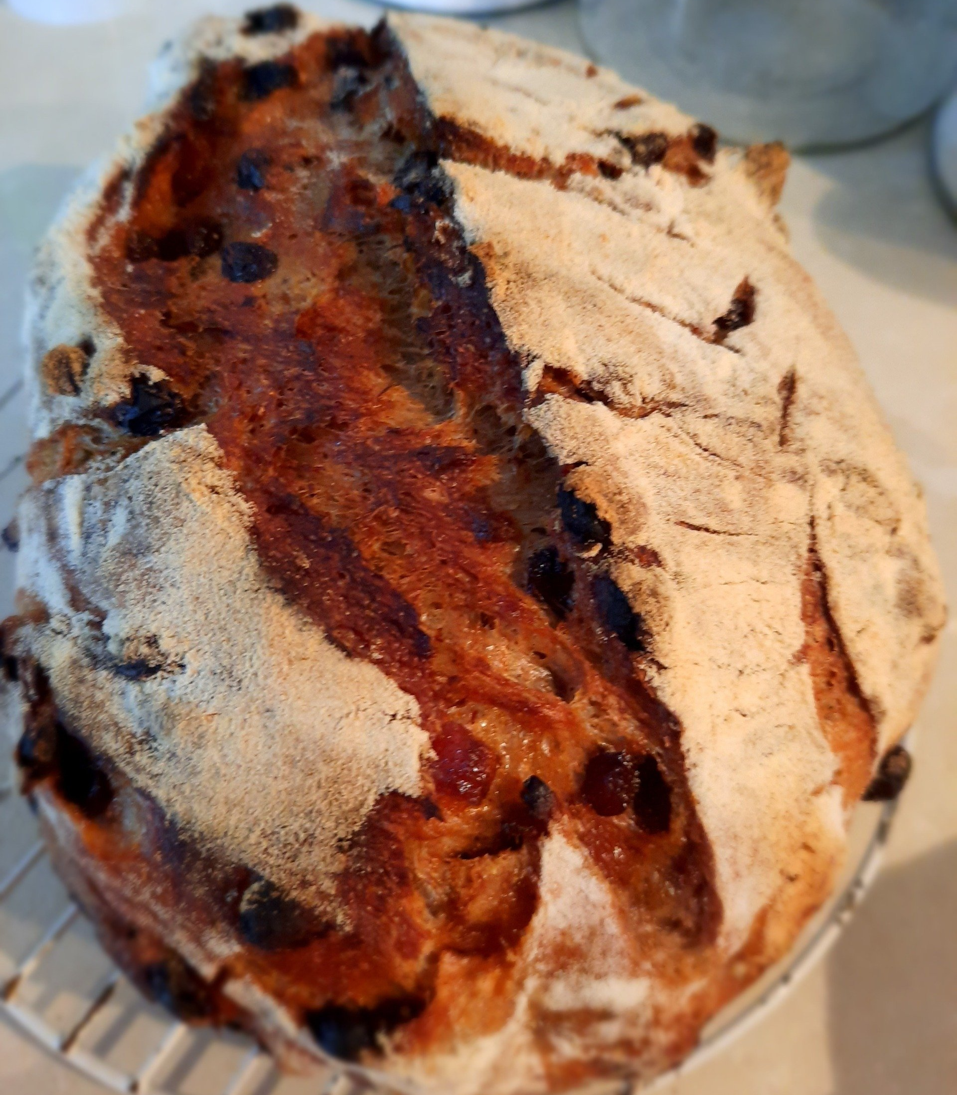split loaf, fruit bread