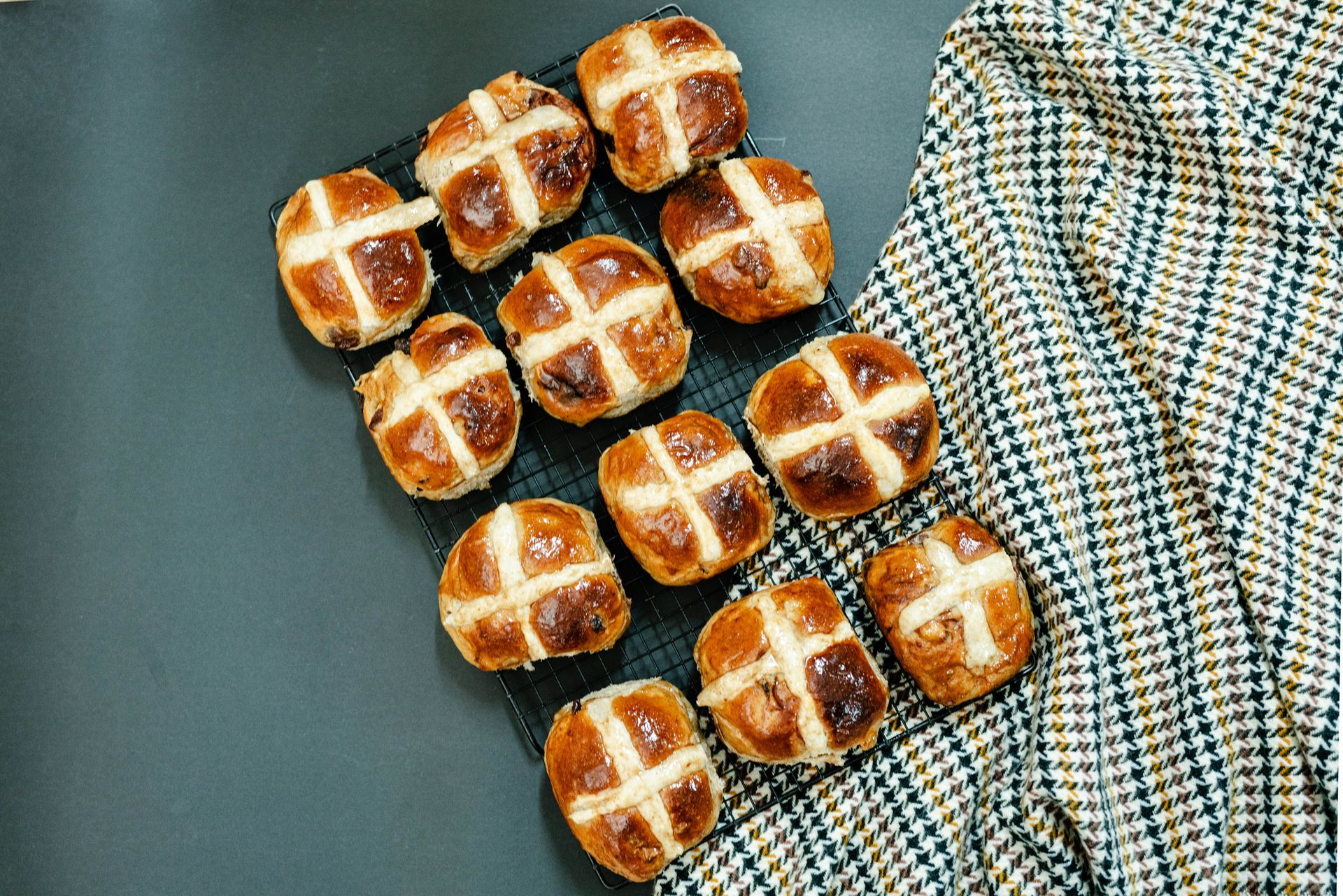 Hot cross buns, soft fluffy 