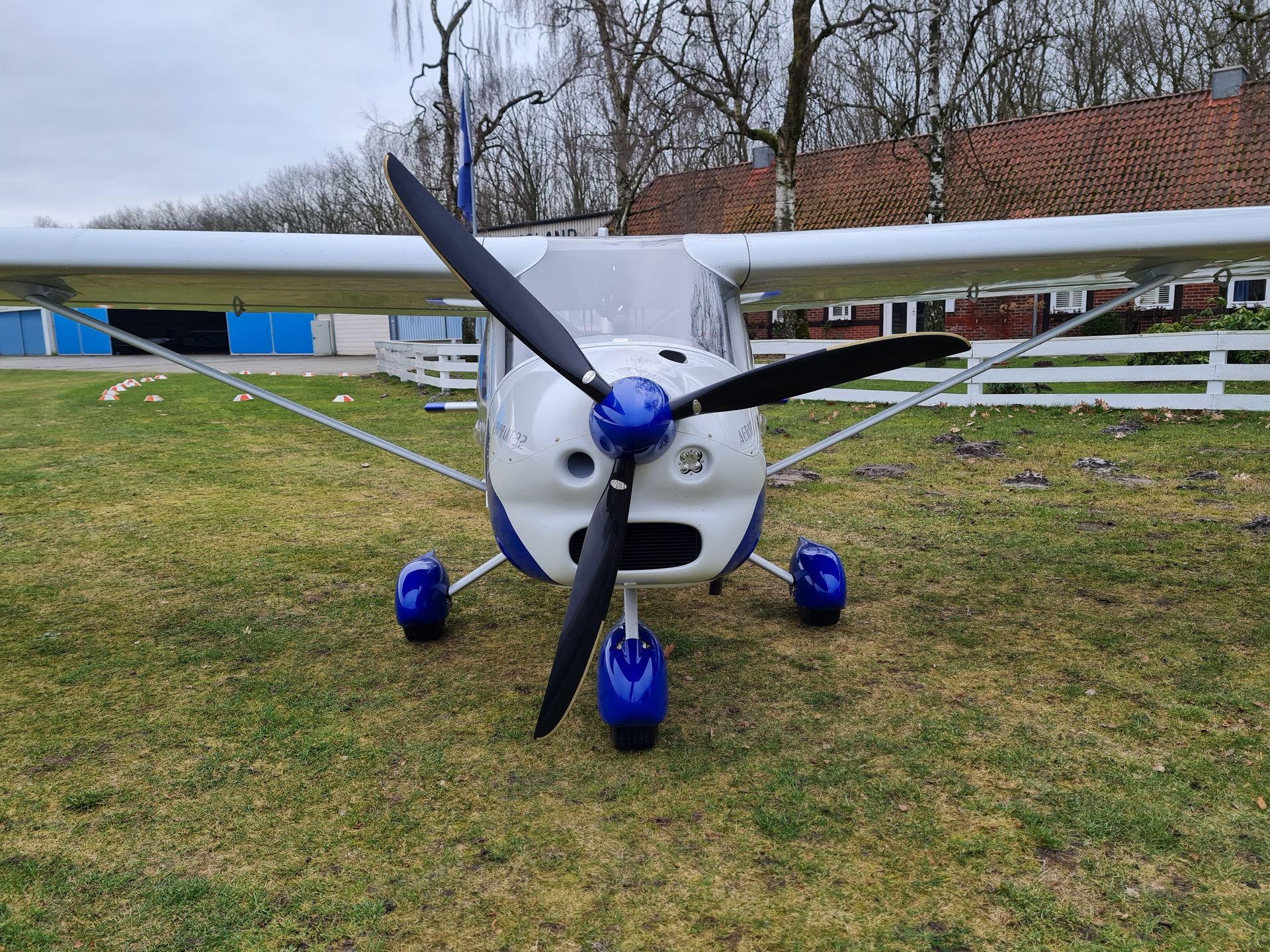 Vooraanzicht PH-0B4