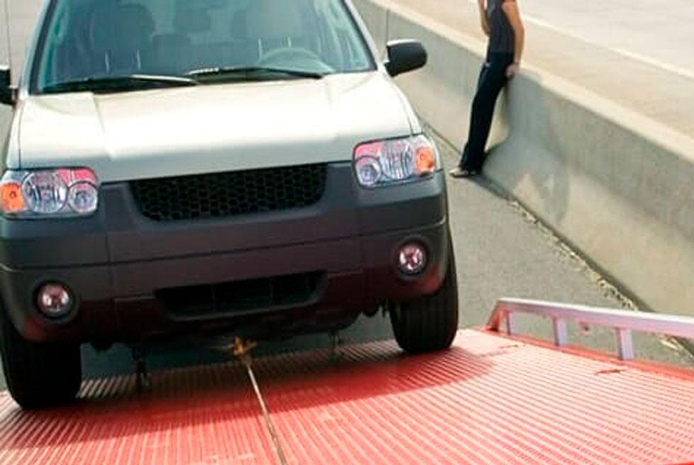 GRÚAS VÁZQUEZ S.A. DE C.V - auxilio vehicular