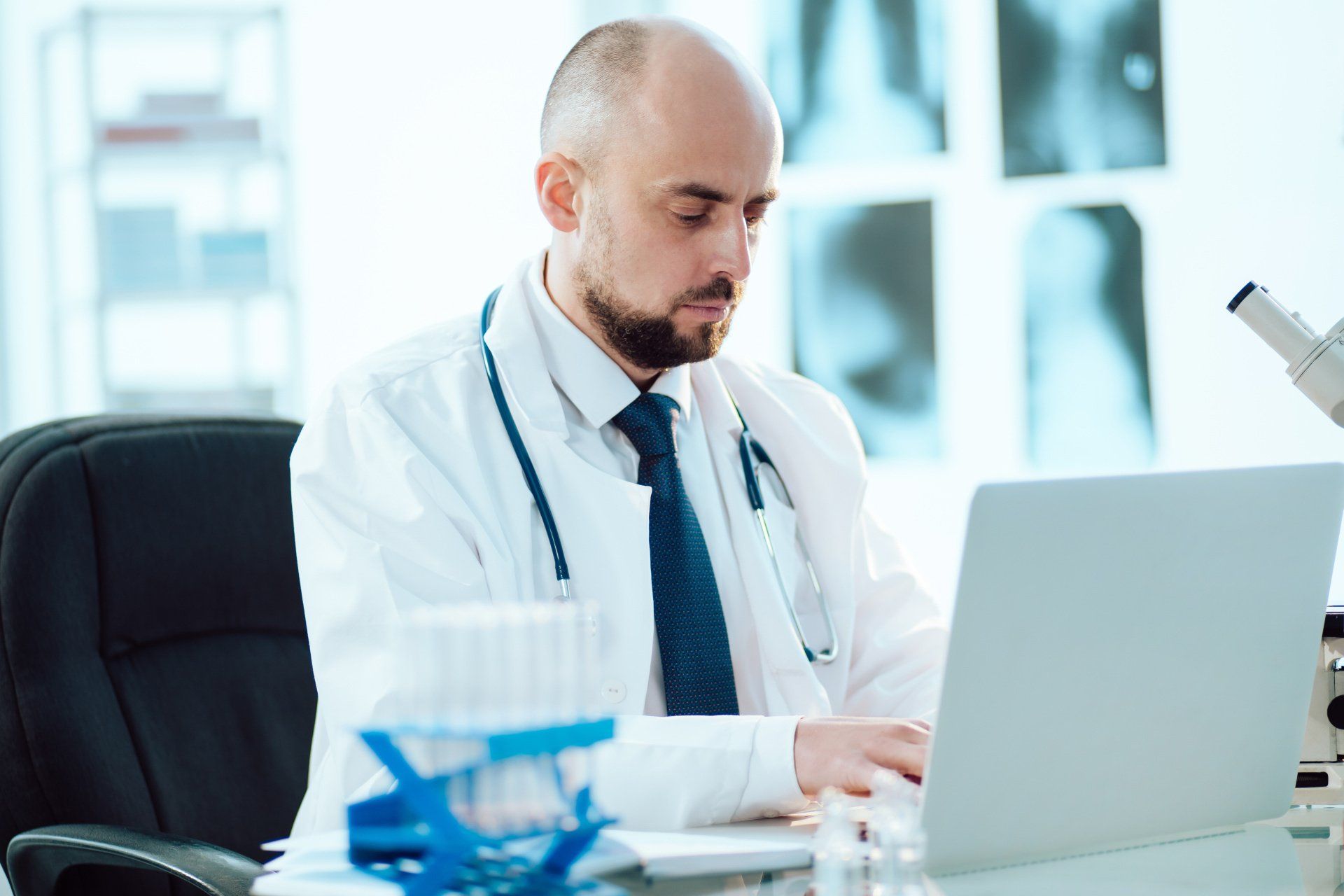 benefícios do implante hormonal de testosterona?