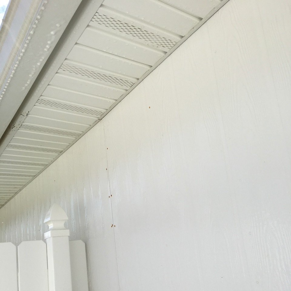 freshly cleaned roof and soffit
