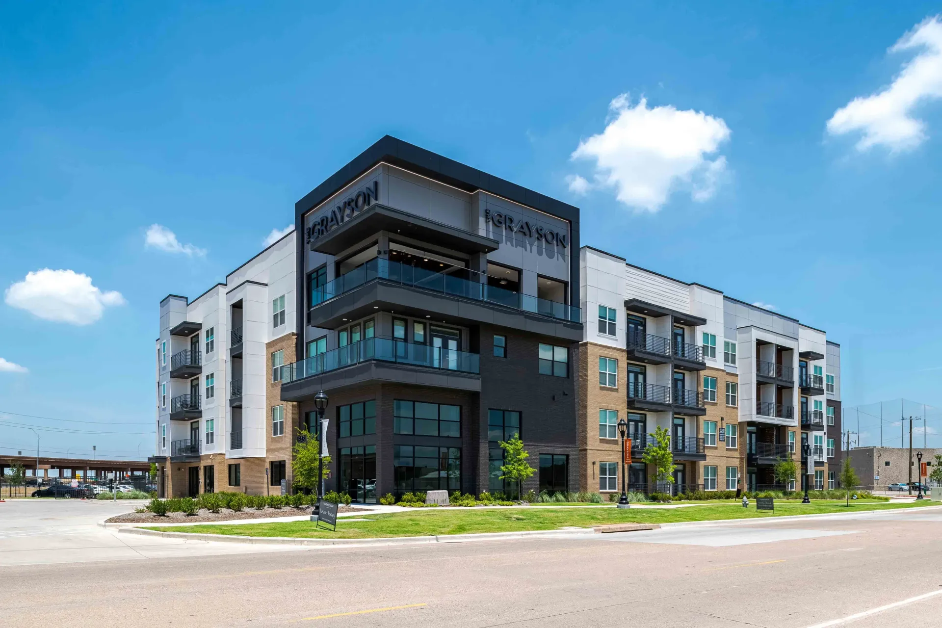 The Grayson apartments exterior view in Fort Worth, TX