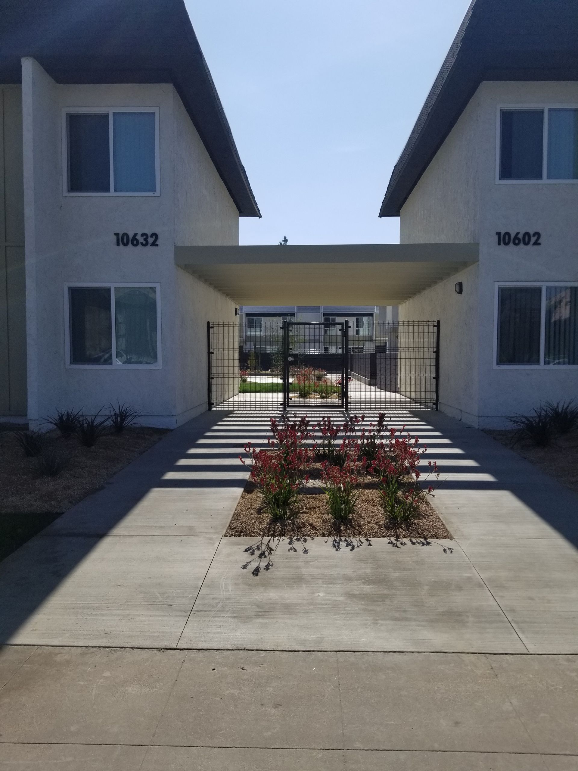 A building with the number 10681 on it