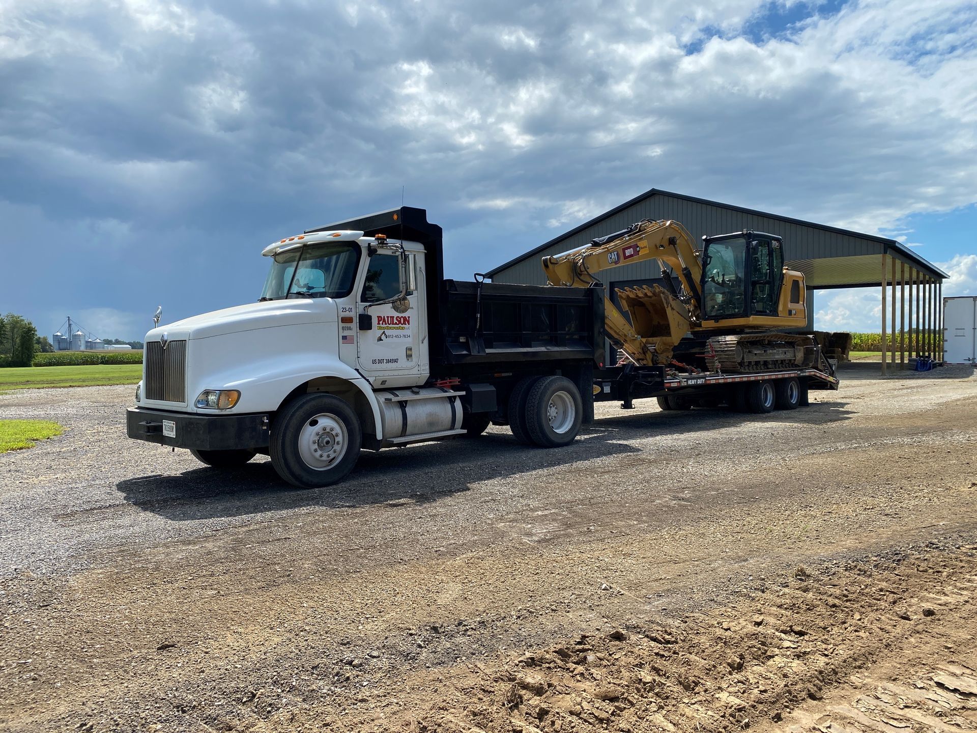 Heavy-Duty Dump Truck