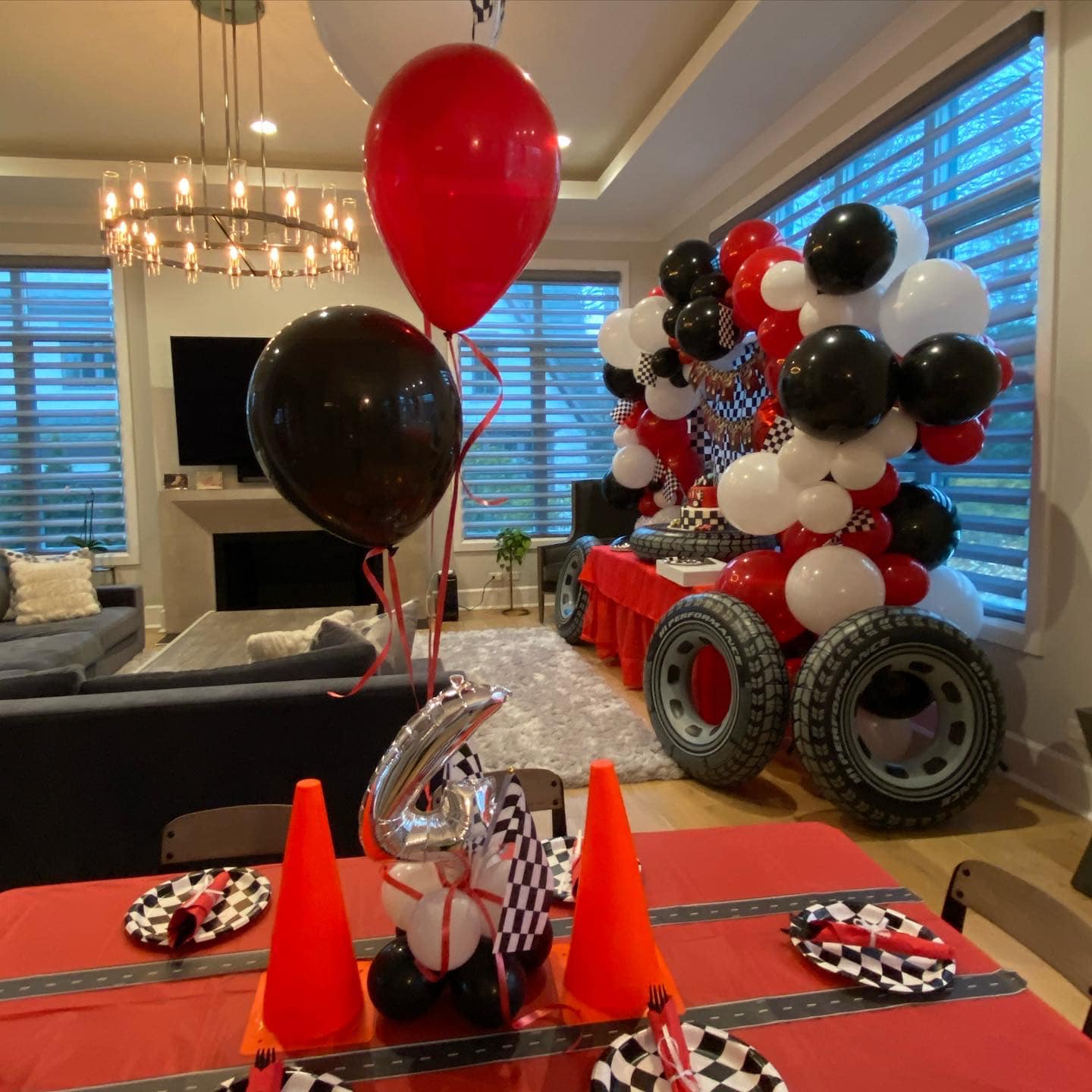 hot wheels balloon arch and centerpiece