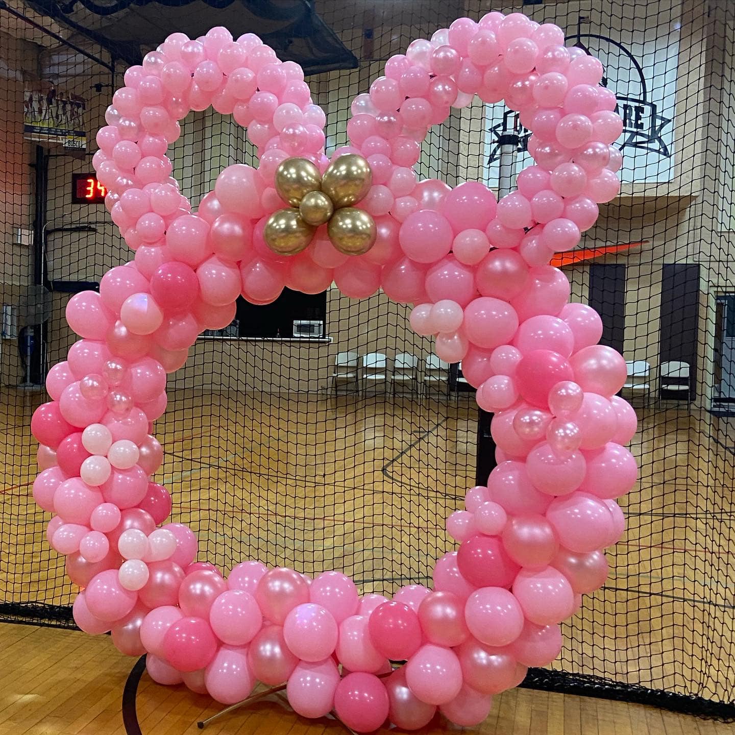 minnie mouse circle balloon arch