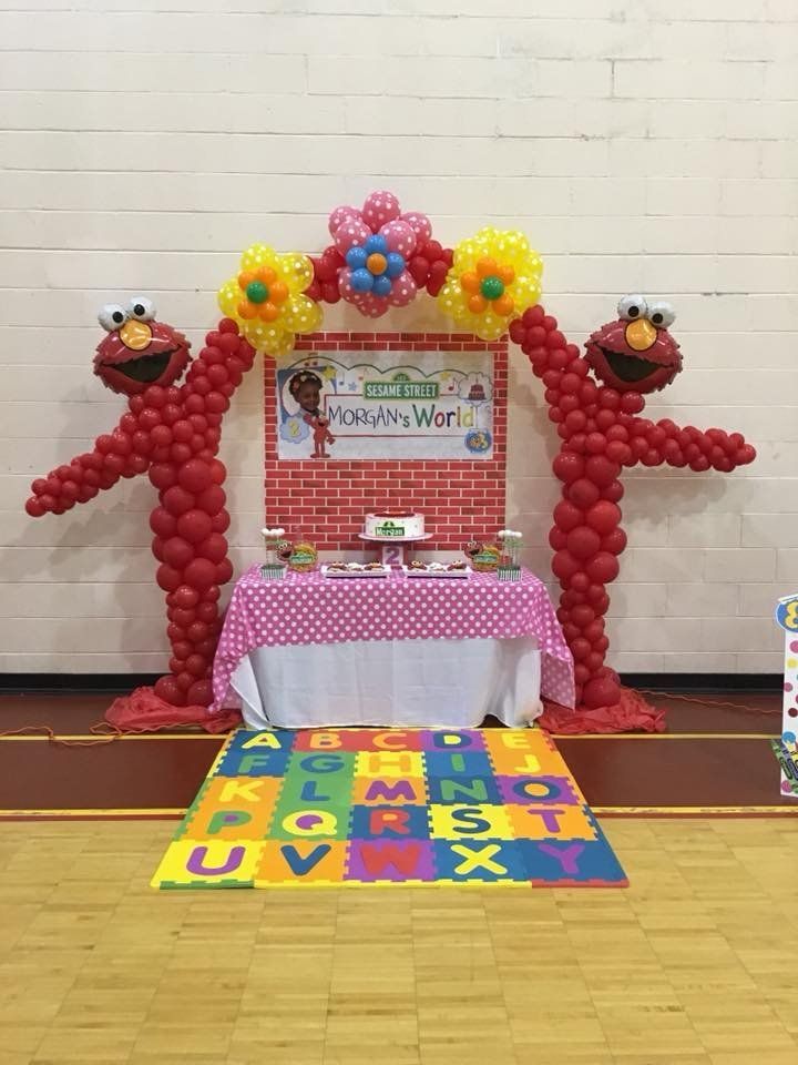 elmo balloon arch