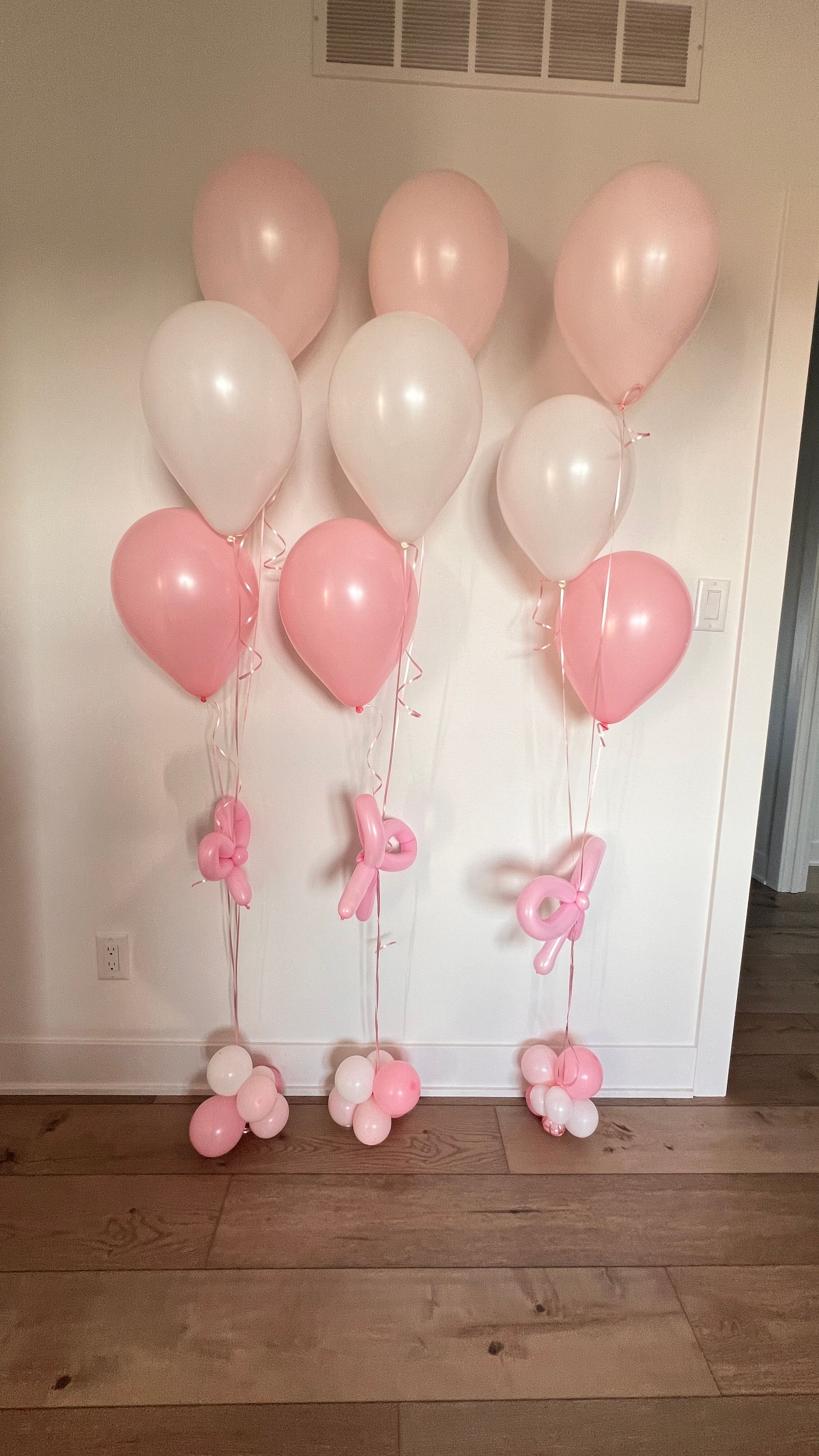 tiny bow detail for helium bouquets