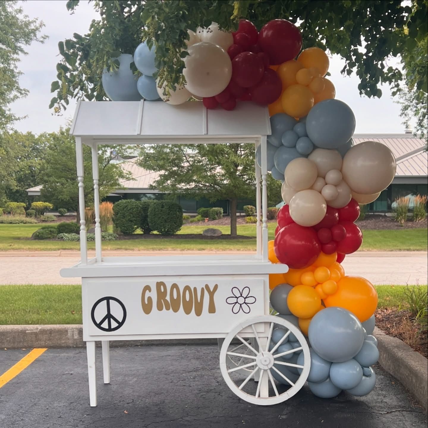 Groovy Candy Cart with Deluxe Garland Accent 