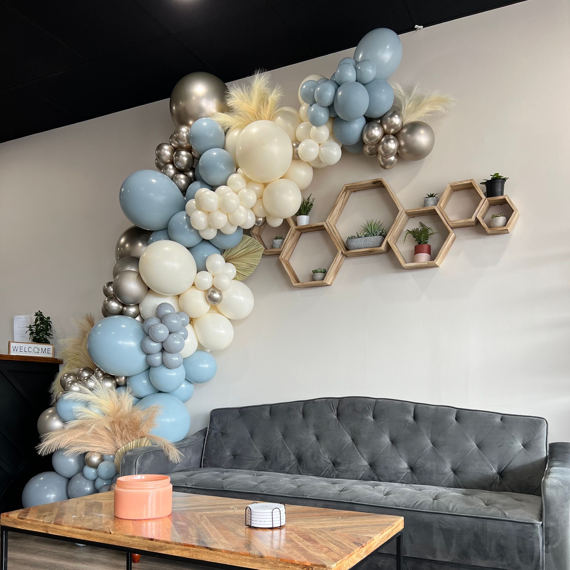 Eye-catching grand deluxe garland featuring custom branded colors for a bold and professional display, perfect for milestones and celebrations. 