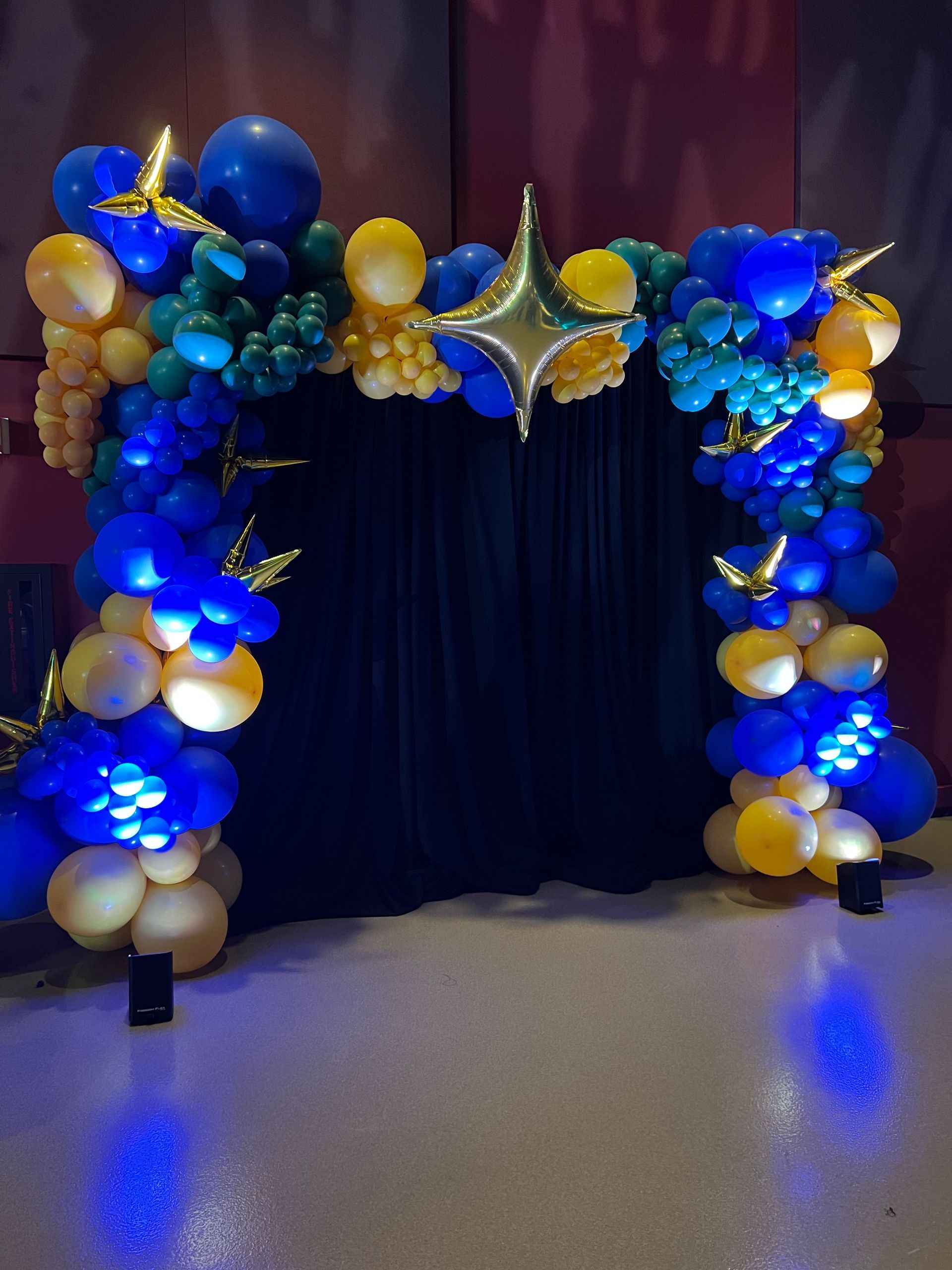 gorgeous deluxe square balloon arch 