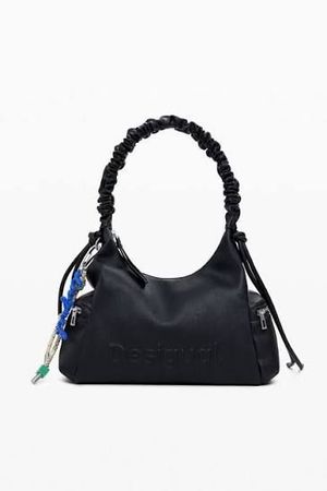 Borsa Desigual nera con manico arricciato e piccoli ciondoli.