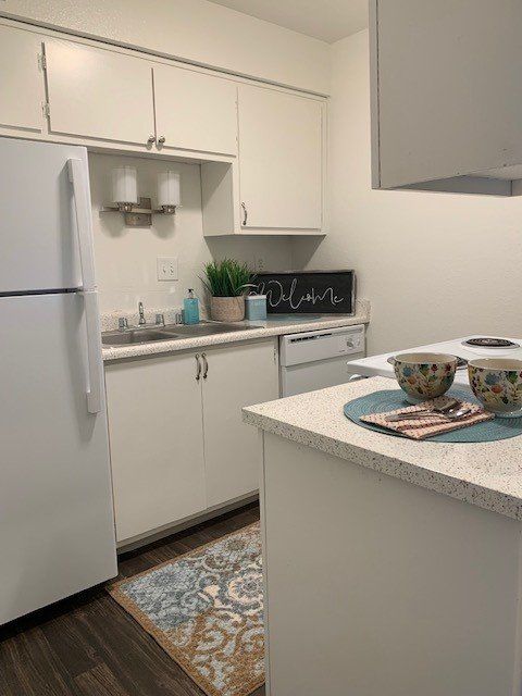 Lincoln Pointe kitchen