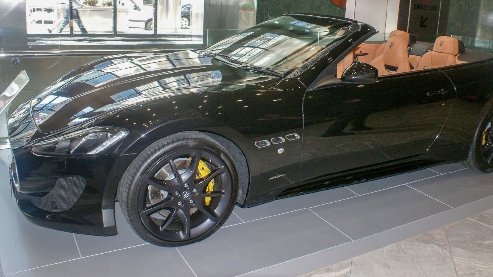 Car roadshow display floor solutions