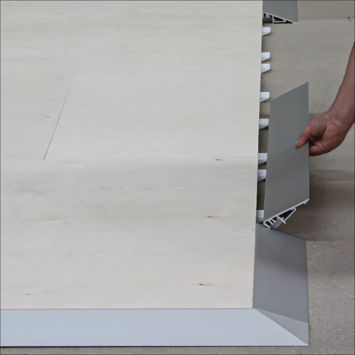 Aluminium sloping perimeter on an exhibition floor