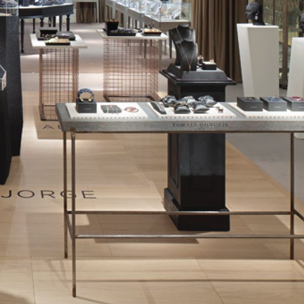 Retail space portable hard floor panels